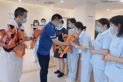 致敬白衣天使，关爱基层医疗——付真会书记慰问中和社区卫生服务中心护士纪实