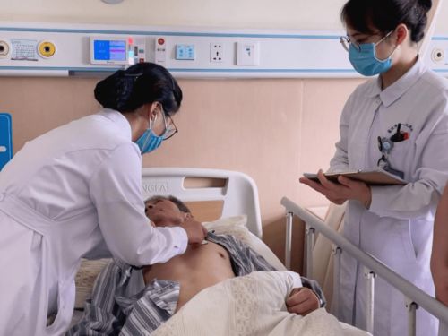 体验换位思考，深化服务理念——市一院第二阶段护理岗前培训聚焦服务优化